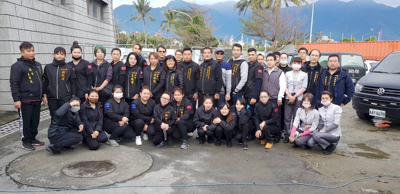 遺體修復師出錢換新裝 盼楊小弟帥氣離開