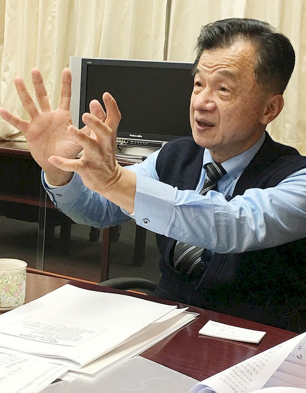 扁趴趴走 邱太三：法務部不玩政治一切依法