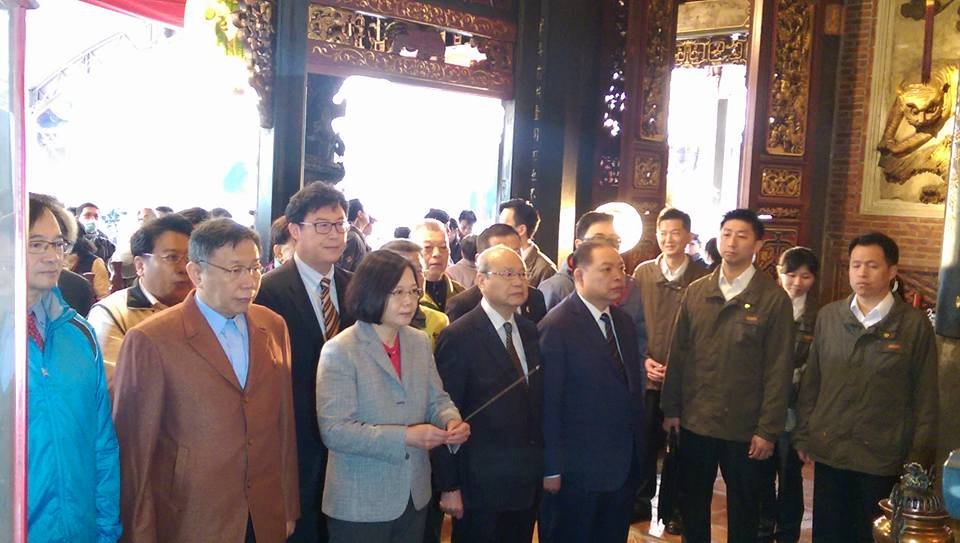 保安宮同台 柯、姚：過年不談政治