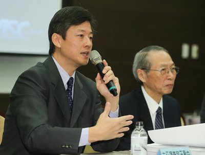 定位失聯黑鷹 飛安會專案小組海上過年