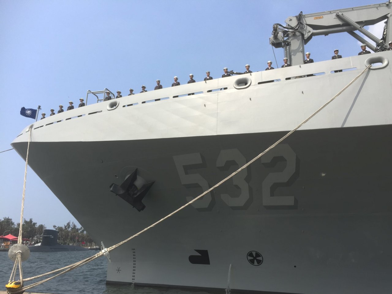 商港泊軍艦遭空拍洩密？ 立委：多慮了