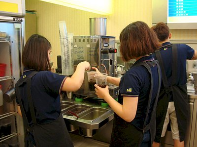 確保工讀生權利 勞動部邀知名飲料業者座談