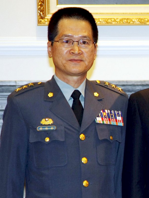 救災經驗豐富 嚴德發接棒國防部長