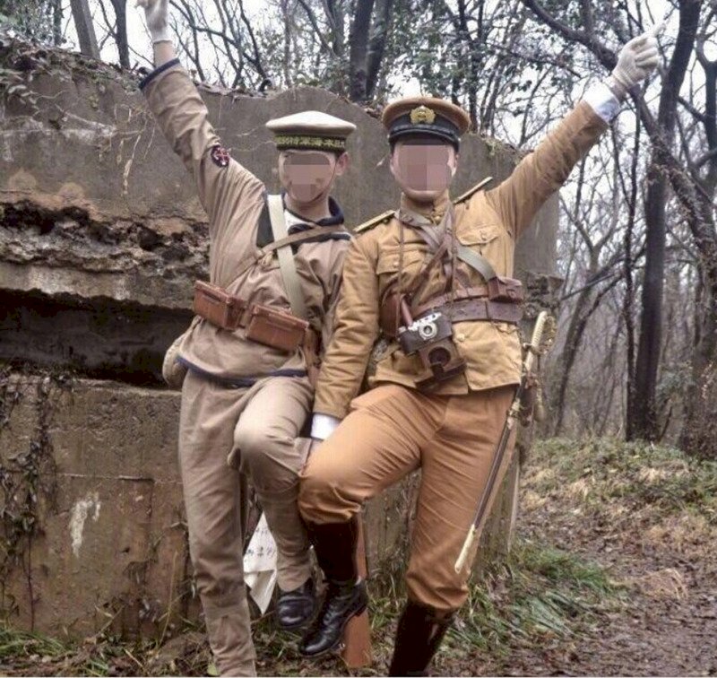 南京抗戰遺址穿日本軍裝擺拍 2中國男被捕