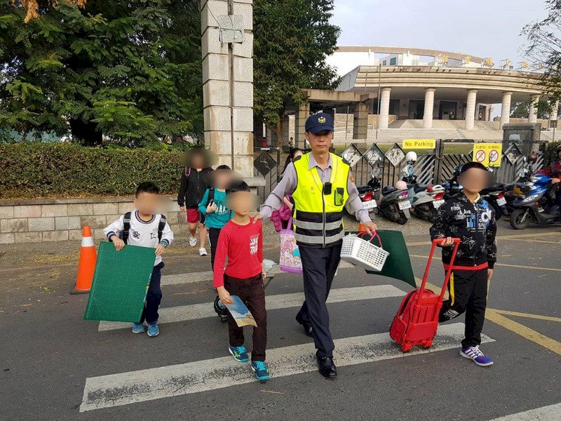 4縣市建交通公園 教兒童安全過馬路