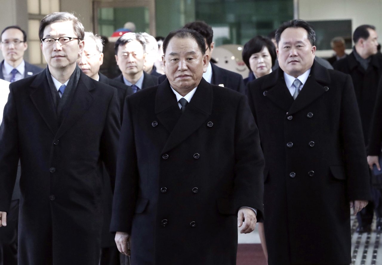 出席閉幕式 金英哲率北韓代表團抵南韓