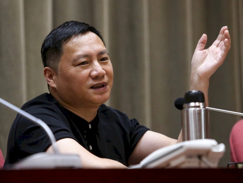 劉霞獲准赴德 王丹籲持續關心中國人權