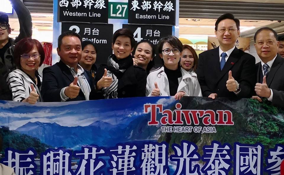 駐泰處新版「新南向 台泰好」手冊 展現多元外交成果