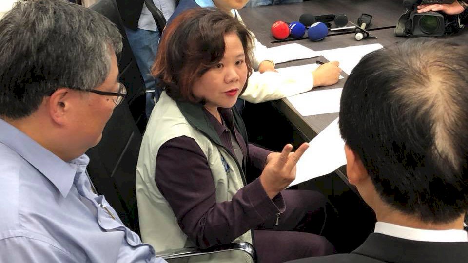 勞長突襲檢查國光客運 司機連上8天班
