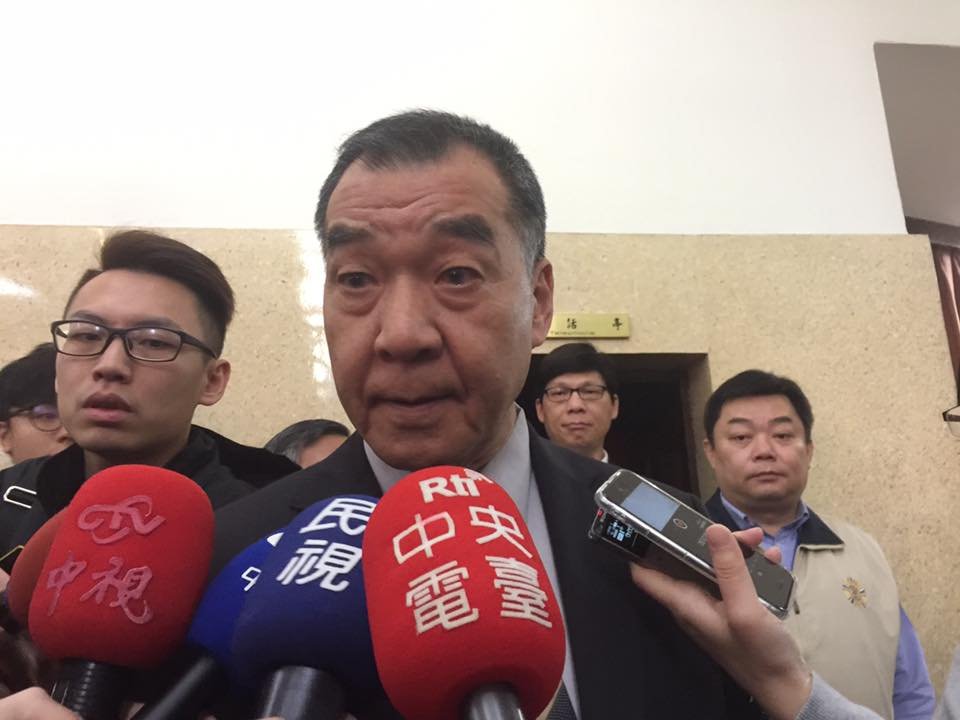軍人年改 邱國正和嚴德發將拜會立委說明