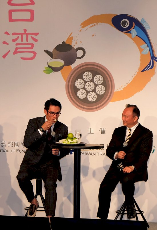 推台灣食品 陽岱鋼代言喝珍奶吃蜜棗