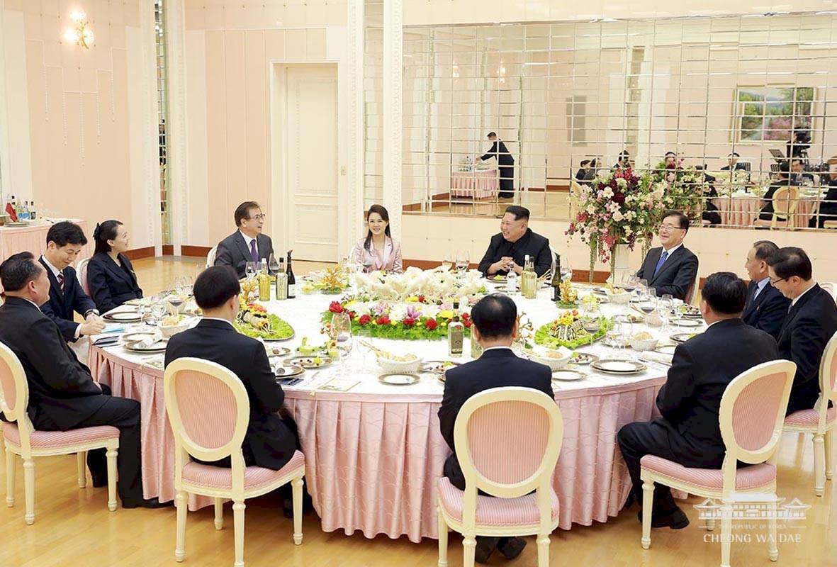 首度面對面 南韓特使團與金正恩共進晚餐