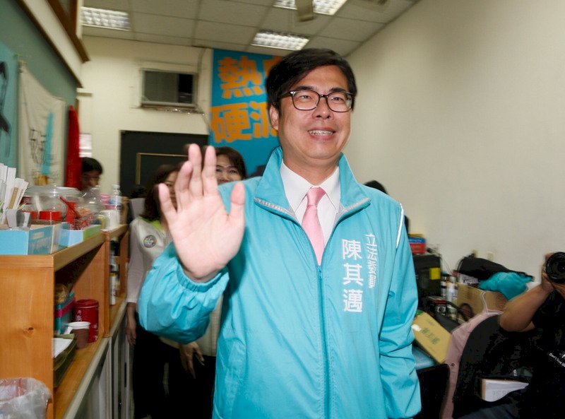 綠營港都初選 立委陳其邁出線