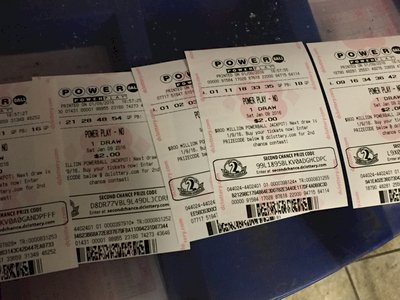 美威力球彩得主中165億 慷慨喊捐14億