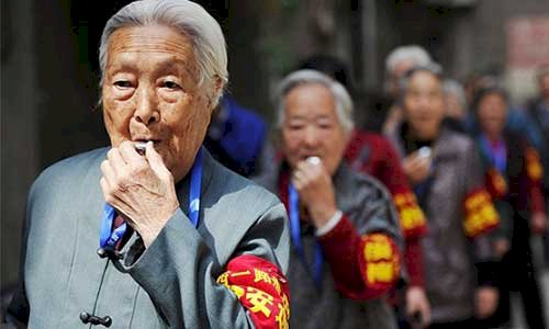 中國兩會 東城大媽又出動