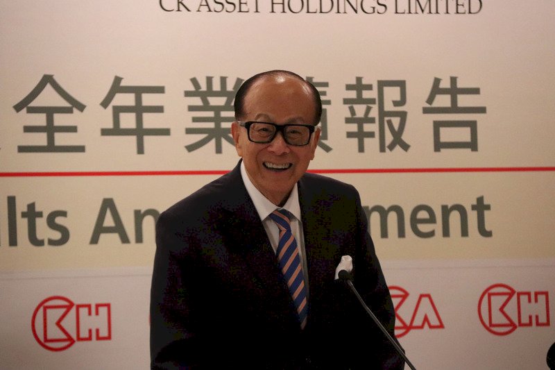90歲李嘉誠宣布退休 長子李澤鉅接棒