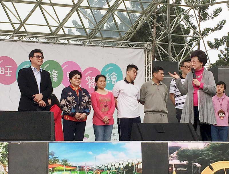 擬參選台北市長 呂秀蓮姚文智同台互勉