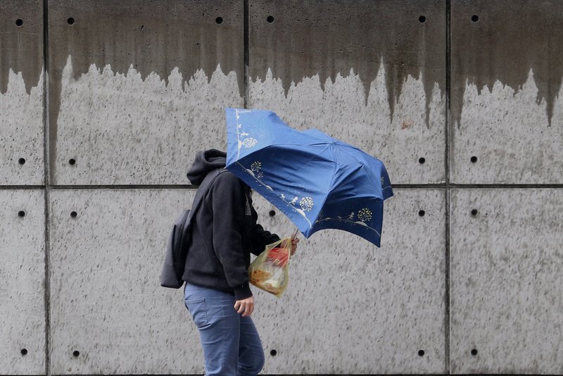 鋒面冷氣團先後到 全台有雨愈晚愈冷