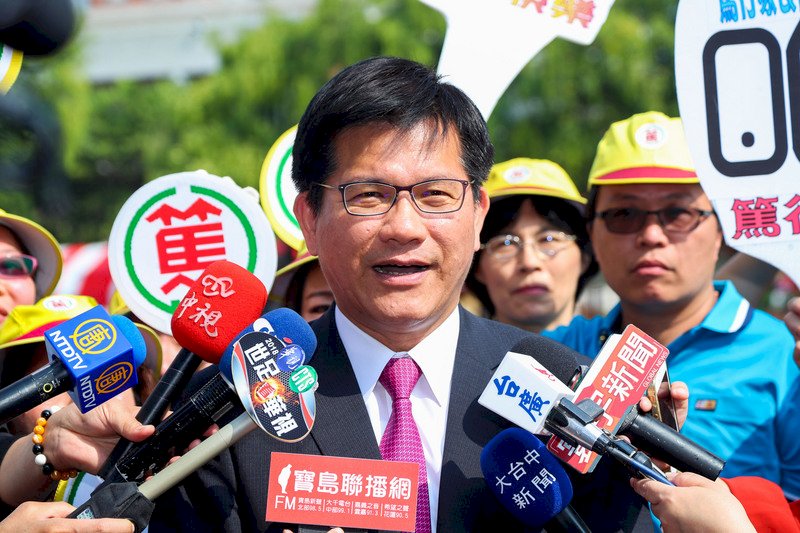 總統申報存款逾5千萬 林佳龍身家近3億