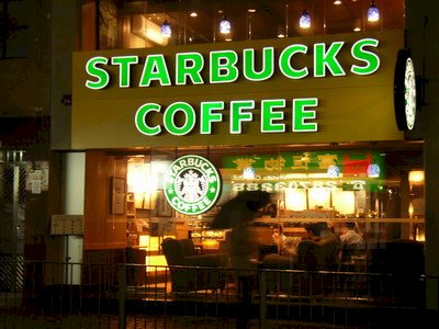 星巴克報警逮黑人惹議 執行長道歉難息眾怒