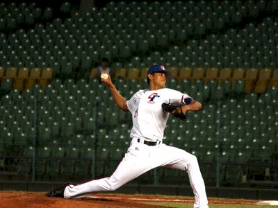 黃暐傑轉隊後首戰拿中繼成功 張育成吞3K