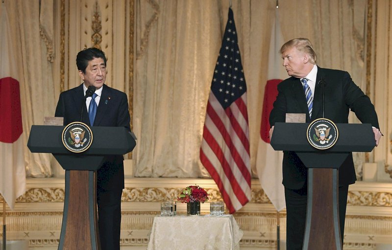 日媒：川普提削減駐韓美軍 安倍反對