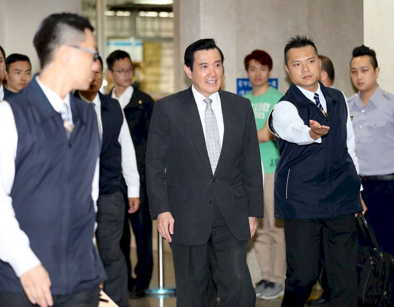 質疑偵查程序 馬英九二度應訊行使緘默權