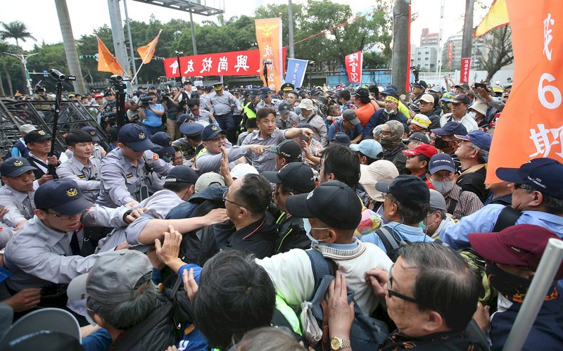 軍改案衝突 賴揆：依法究辦絕不寬貸
