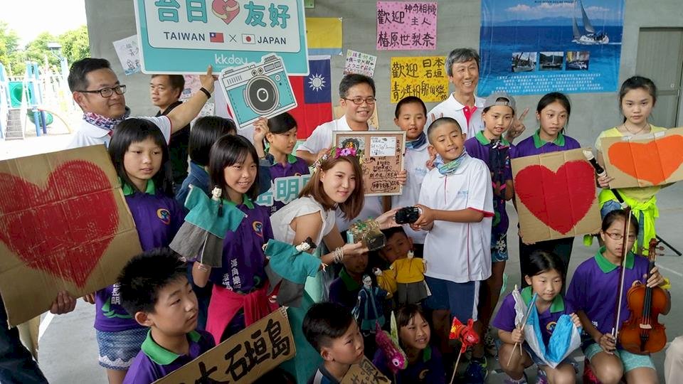 日女大生來台領回海漂相機 喜極而泣