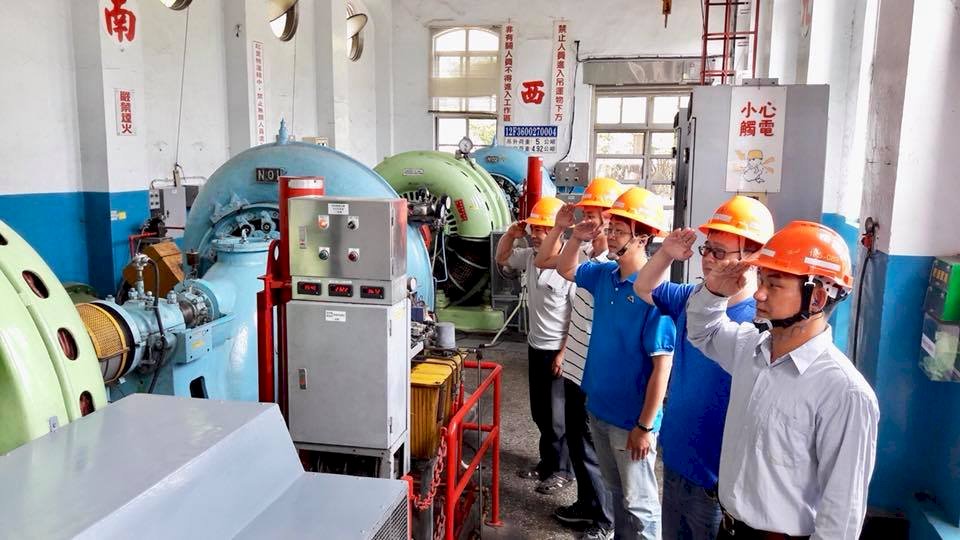 勞動節 台電向百歲員工-后里發電廠致敬