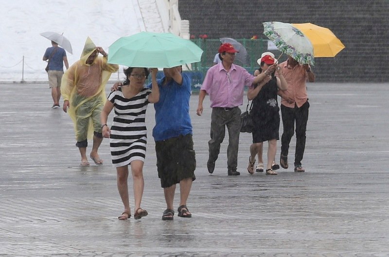 周三起梅雨炸全台 各地嚴防豪雨成災