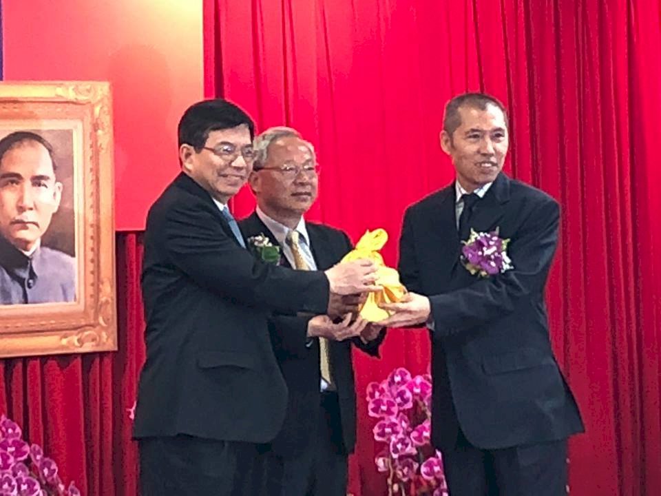 接掌郵政董座 魏健宏：擦亮百年金字招牌