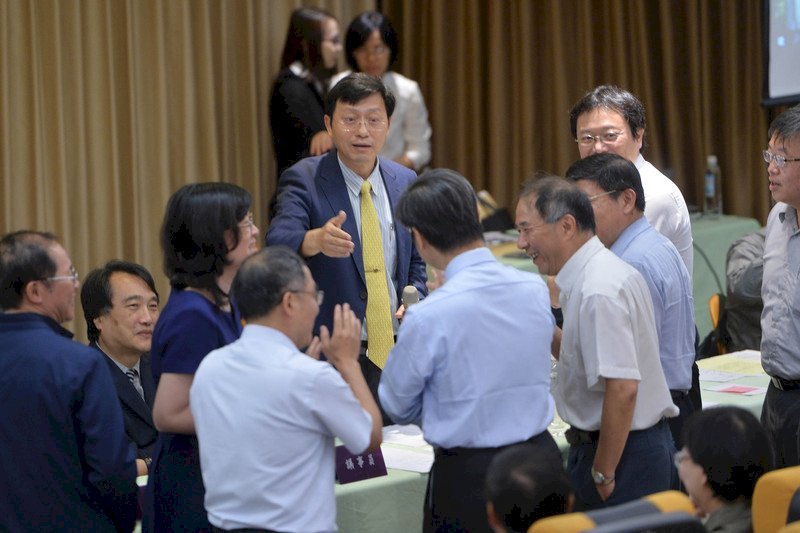 台大召開校務會議 討論是否重啟校長遴選