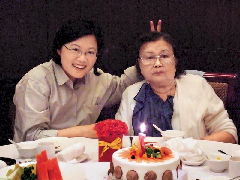第一個媽媽不在的母親節 蔡總統：很想念她