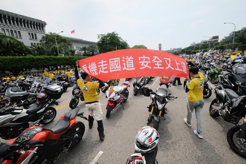 大型重機上國道 運輸學會：安全仍堪慮