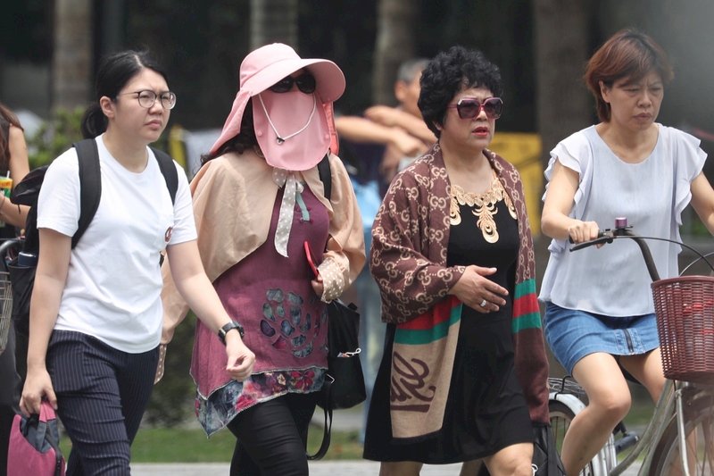 午後雷雨機率增 紫外線強要防曬