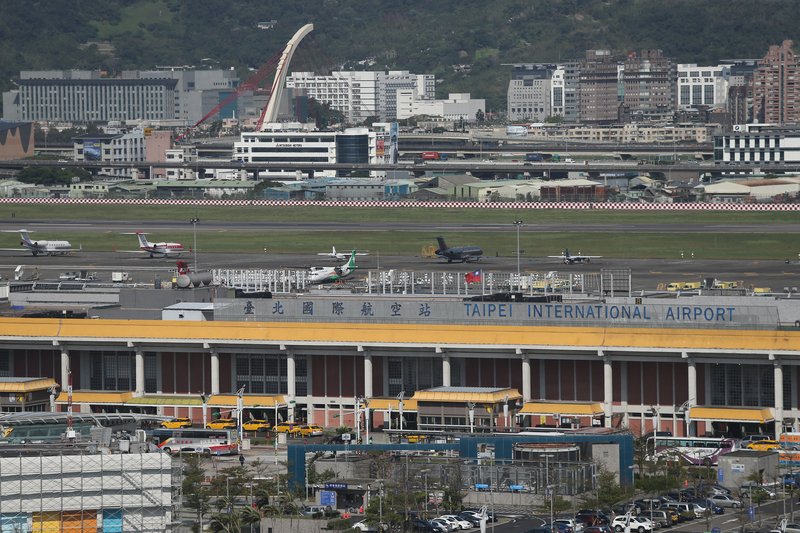 空勤總隊直升機降落受損  松機關場15分鐘