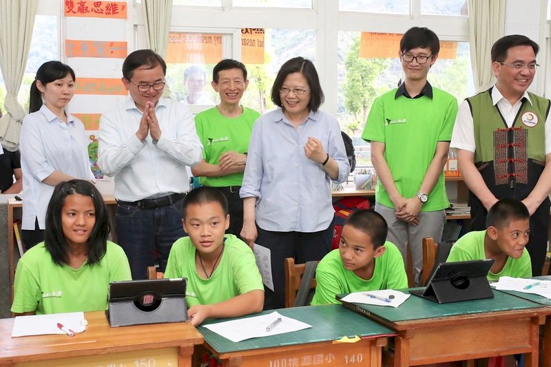 桃源國小轉型實驗小學 總統盼翻轉偏鄉教育