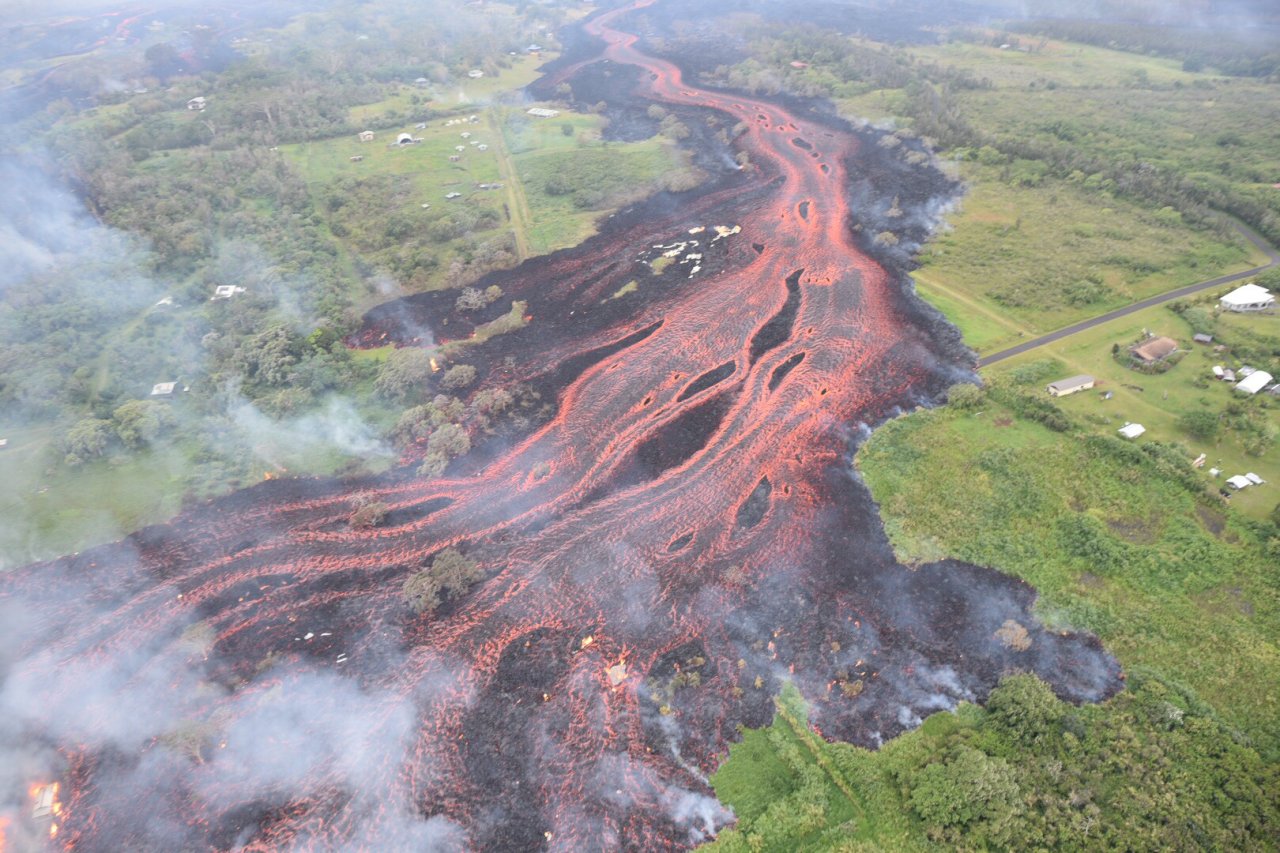 夏威夷火山岩漿流到太平洋 污染夢魘還沒完