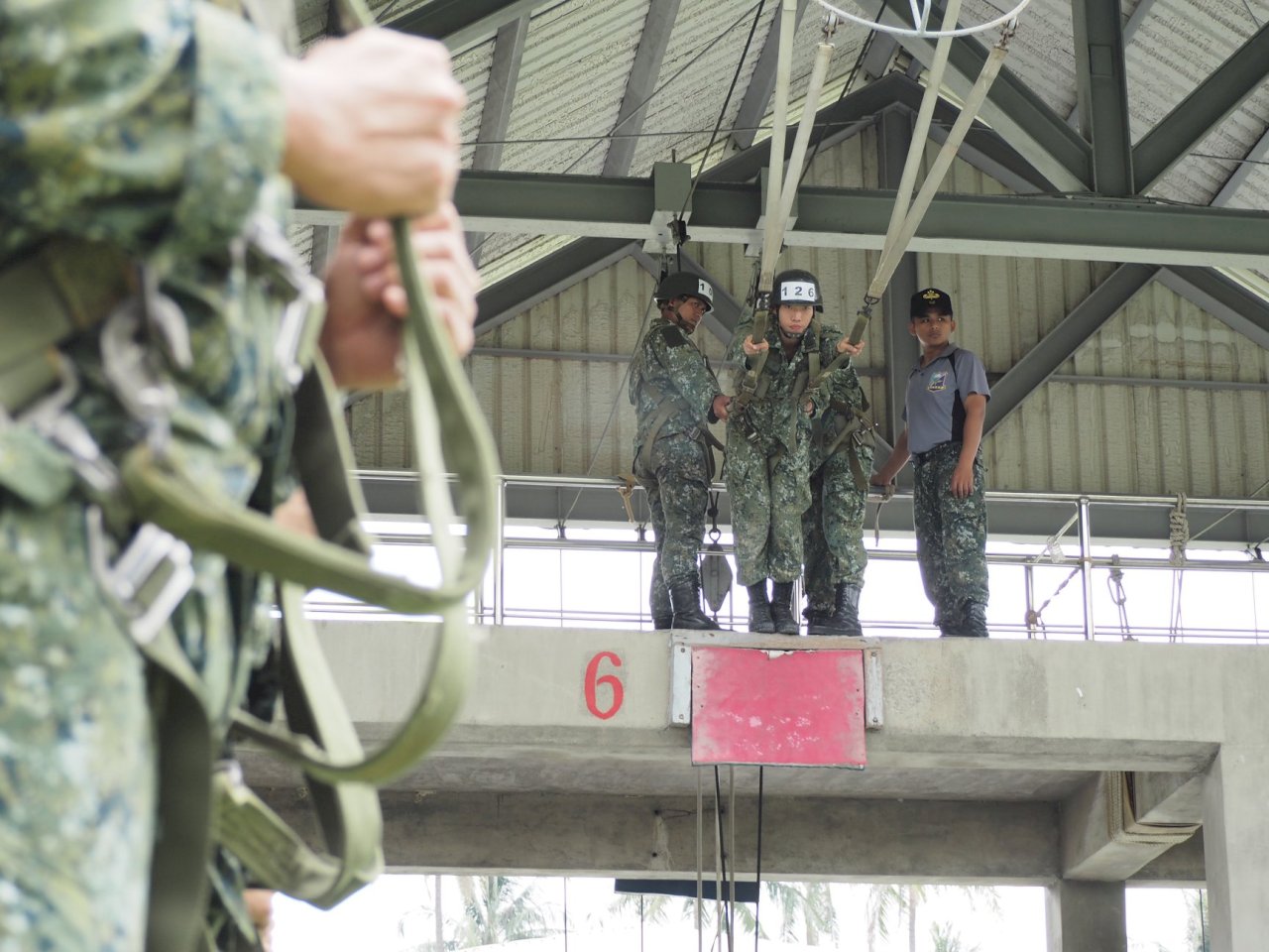 嚴謹安全為上 航特部公開傘兵訓練過程