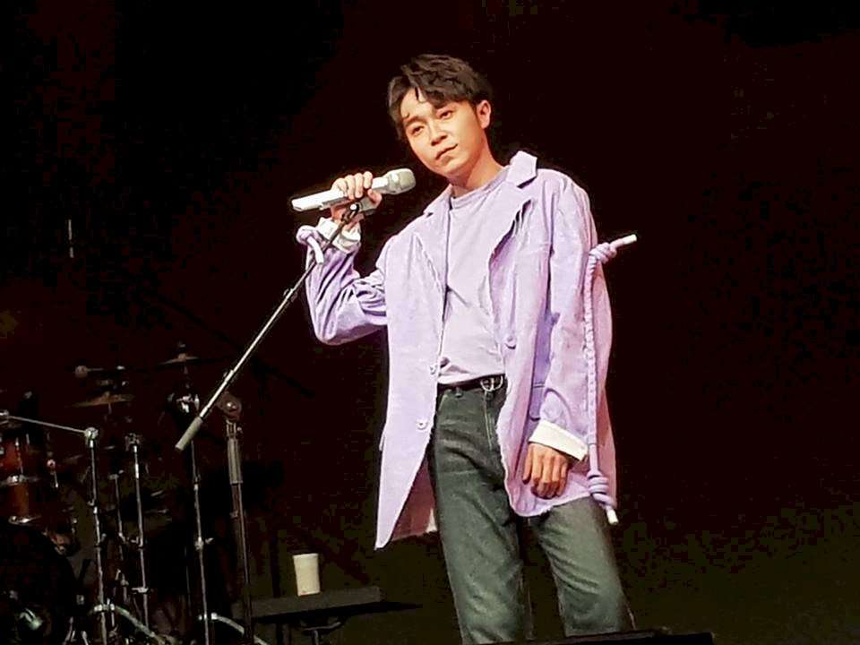 最有名新人！吳青峰「單飛」再現樂壇