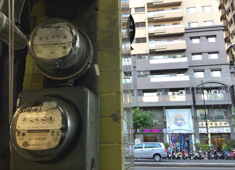 供電亮橘燈 經長：目前電力仍足