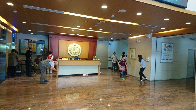 法務部遭丟擲汽油彈 法務部譴責暴力