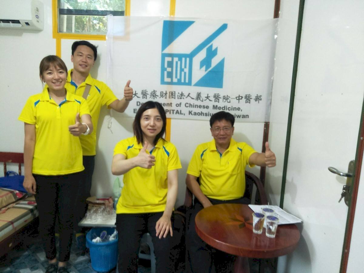 義大師生赴印尼 中醫義診350人
