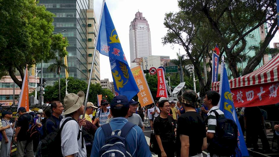 軍人年改臨時會闖關 八百壯士發出動員令