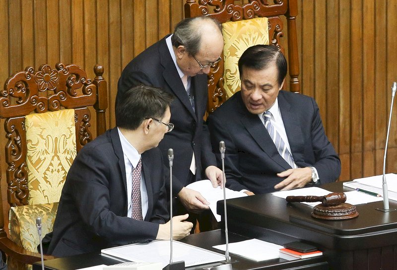 立院臨時會拍板 民進黨團：軍改第一案