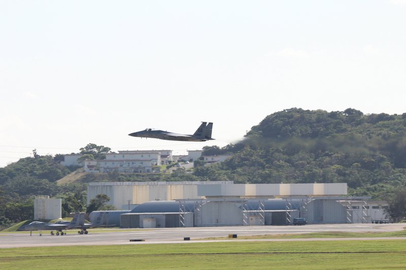 疑似美軍戰機琉球外海墜機 一名駕駛獲救