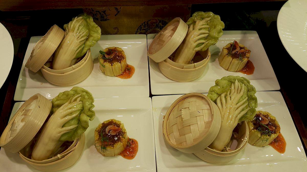 融入翠玉白菜 佛大師生新加坡廚藝賽獲雙銅