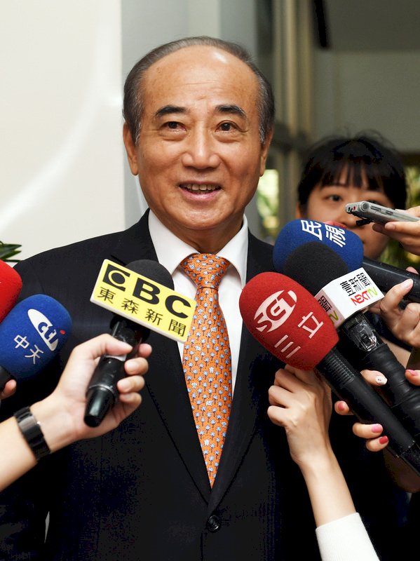 柯文哲來拜會 王金平強調支持丁守中