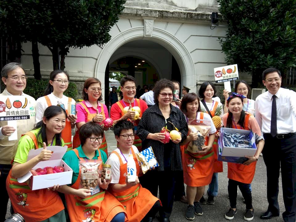 總統府開放促銷水果 陳菊：不實消息傷農